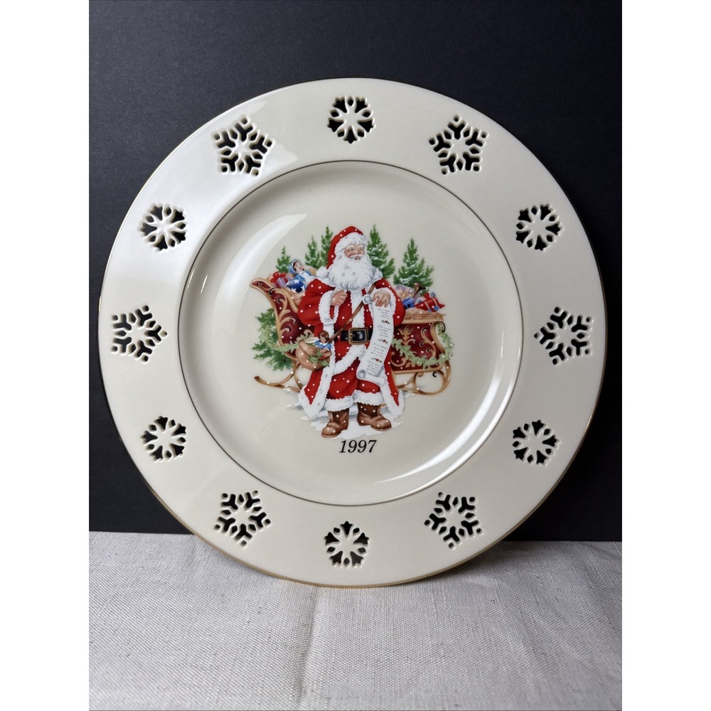 LENOX 1997 PLATE‎ "Santa's List" First In Spirit of  Christmas Series EUC